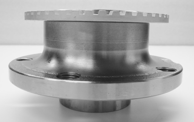 530256 Wheel Bearing and Hub Assembly For AUDI